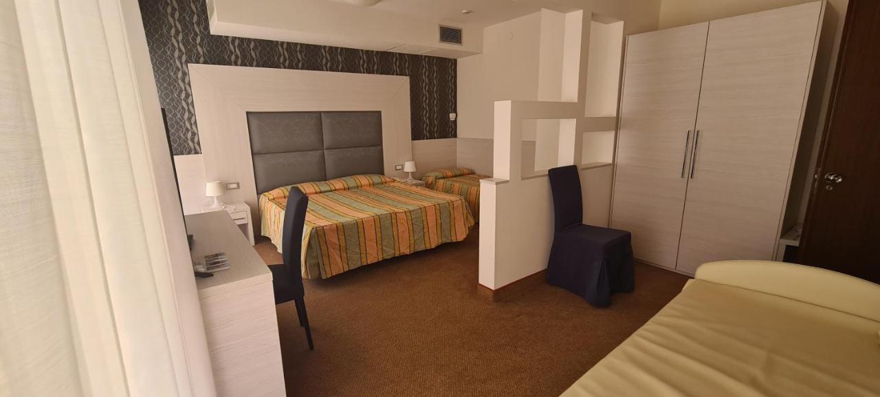 Hotel Eros Линяно Сабиадоро Екстериор снимка