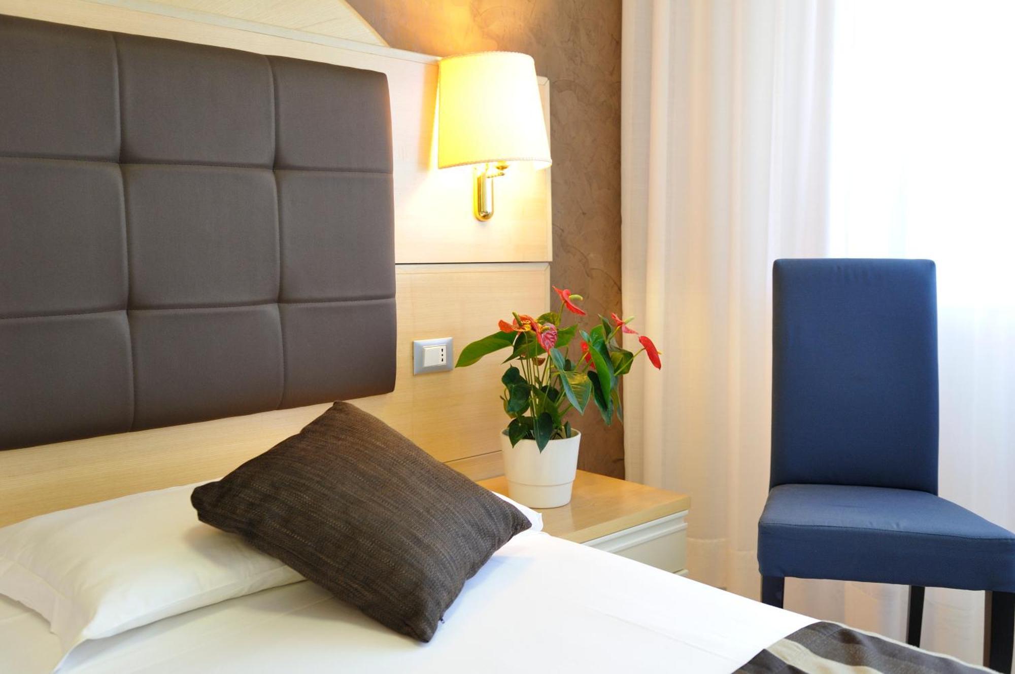 Hotel Eros Линяно Сабиадоро Екстериор снимка