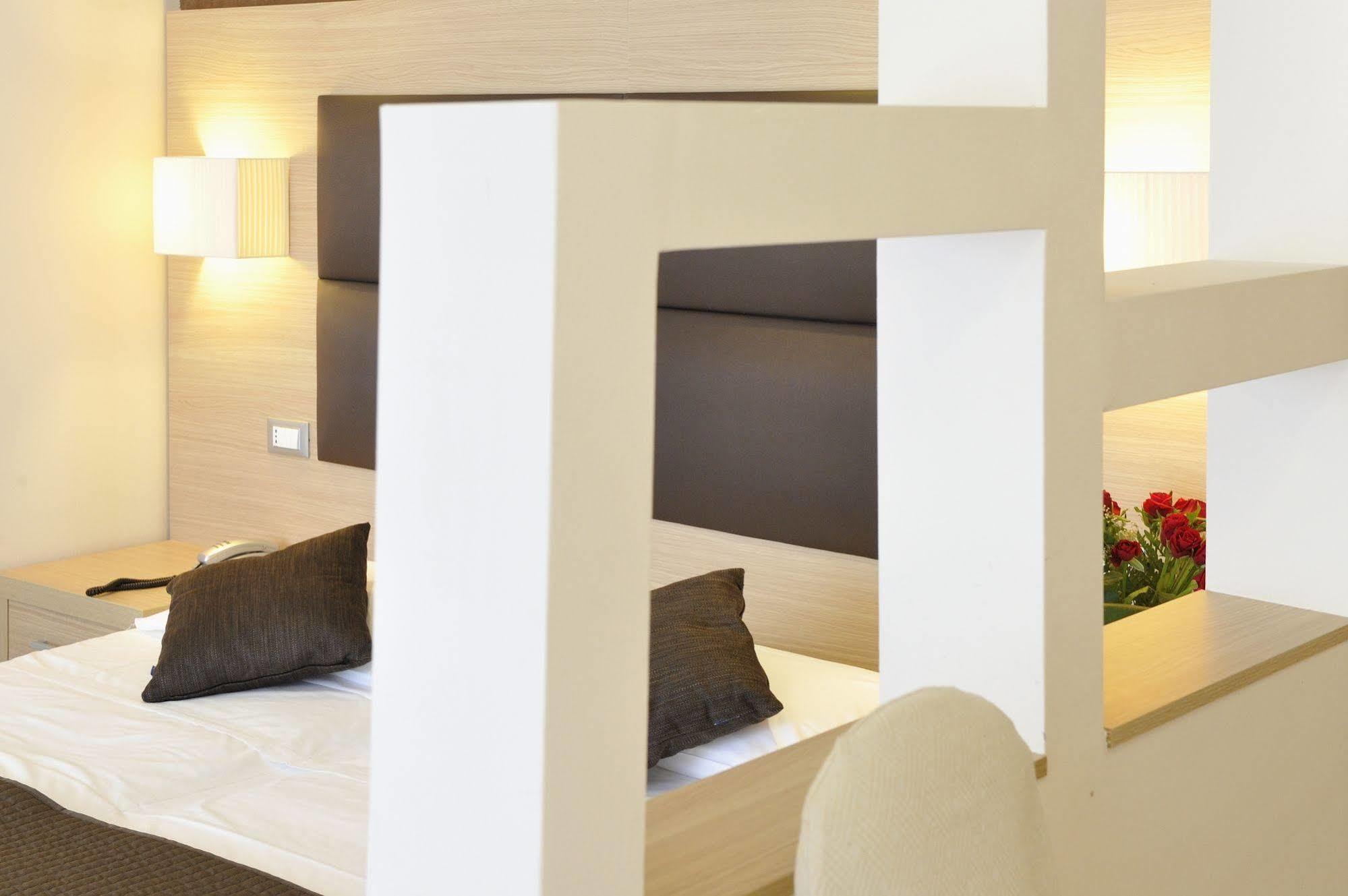 Hotel Eros Линяно Сабиадоро Екстериор снимка
