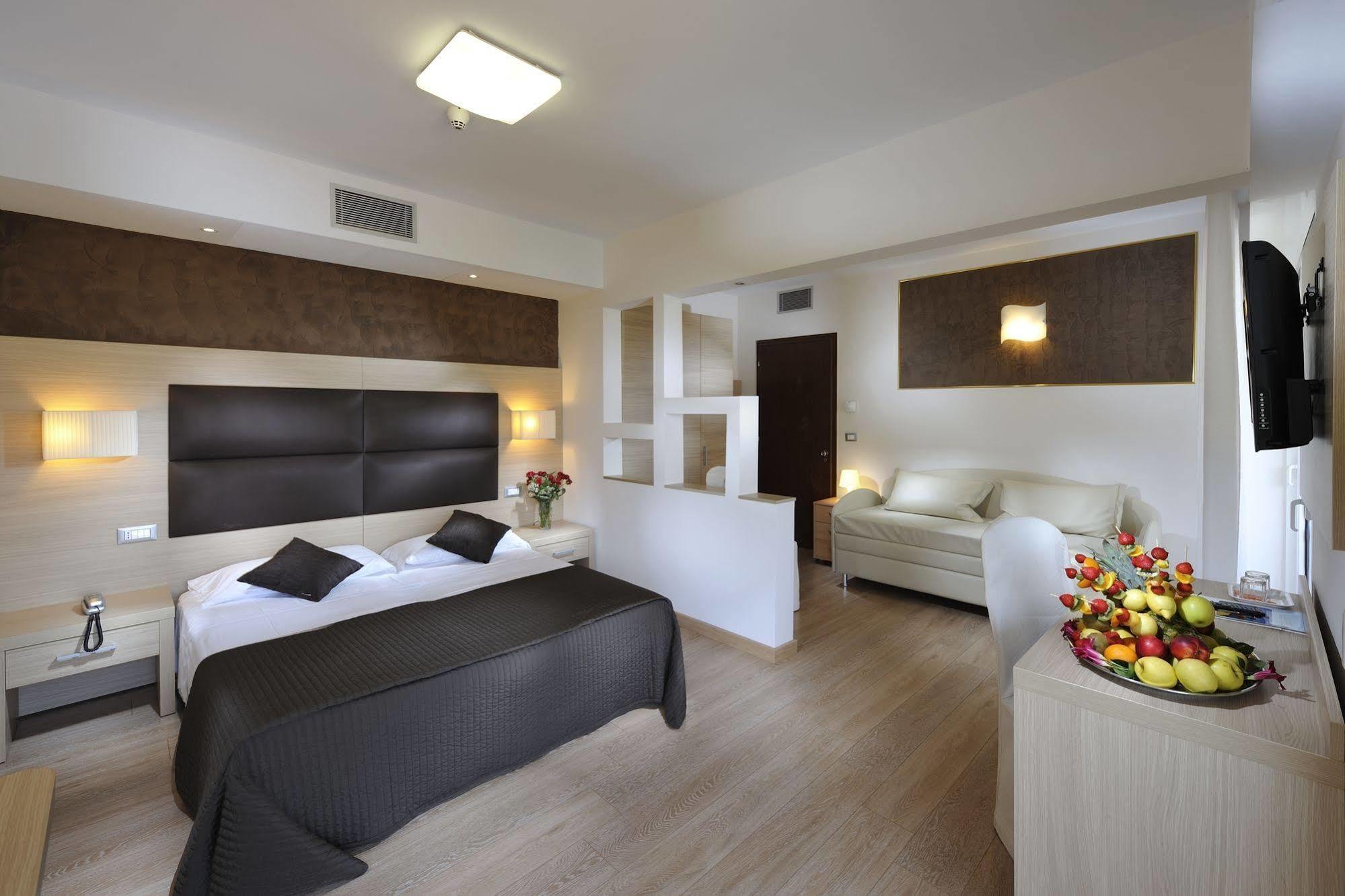Hotel Eros Линяно Сабиадоро Екстериор снимка