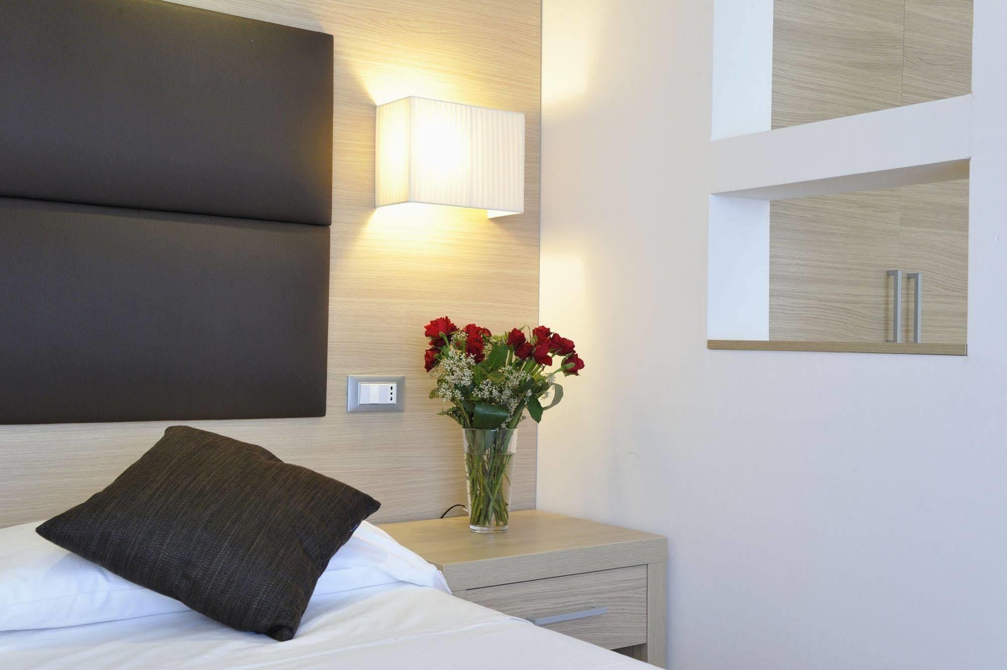 Hotel Eros Линяно Сабиадоро Екстериор снимка